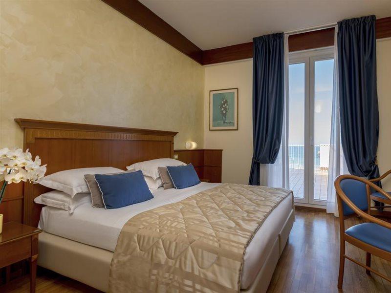 Hotel Bellevue Rimini Esterno foto