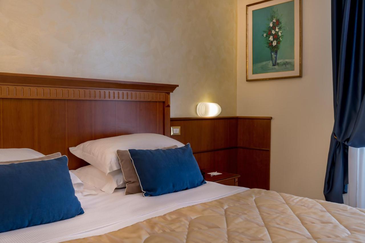 Hotel Bellevue Rimini Esterno foto