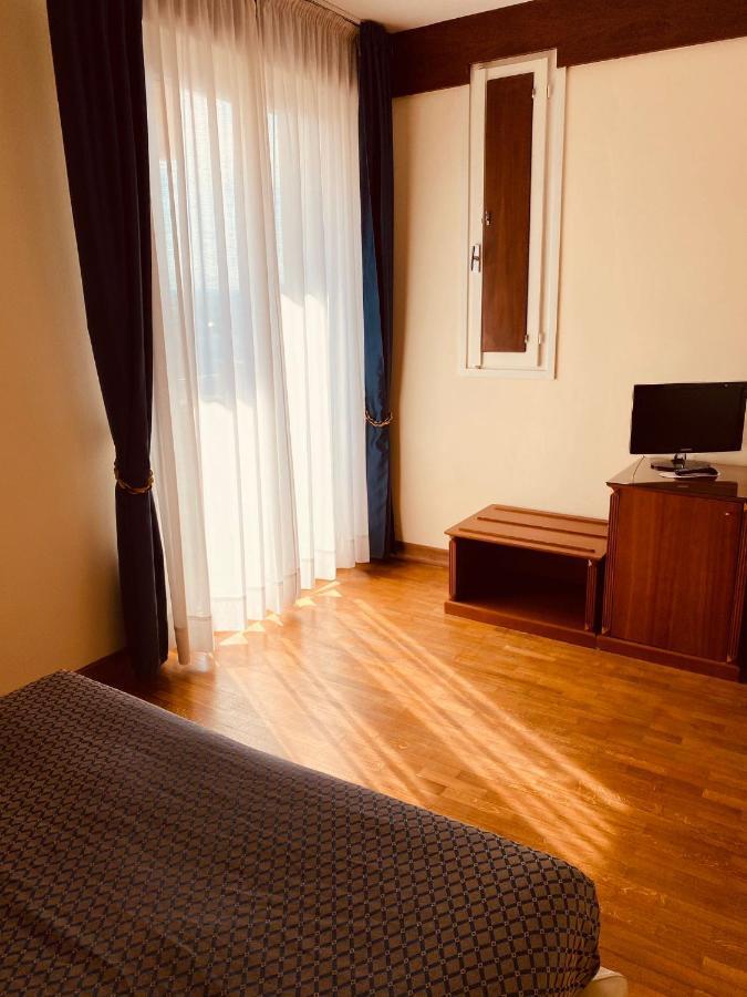 Hotel Bellevue Rimini Esterno foto