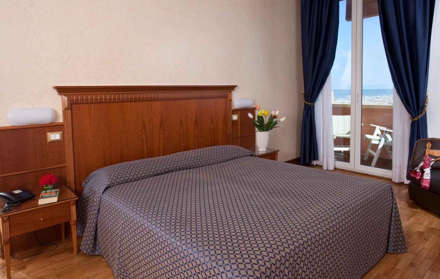 Hotel Bellevue Rimini Esterno foto