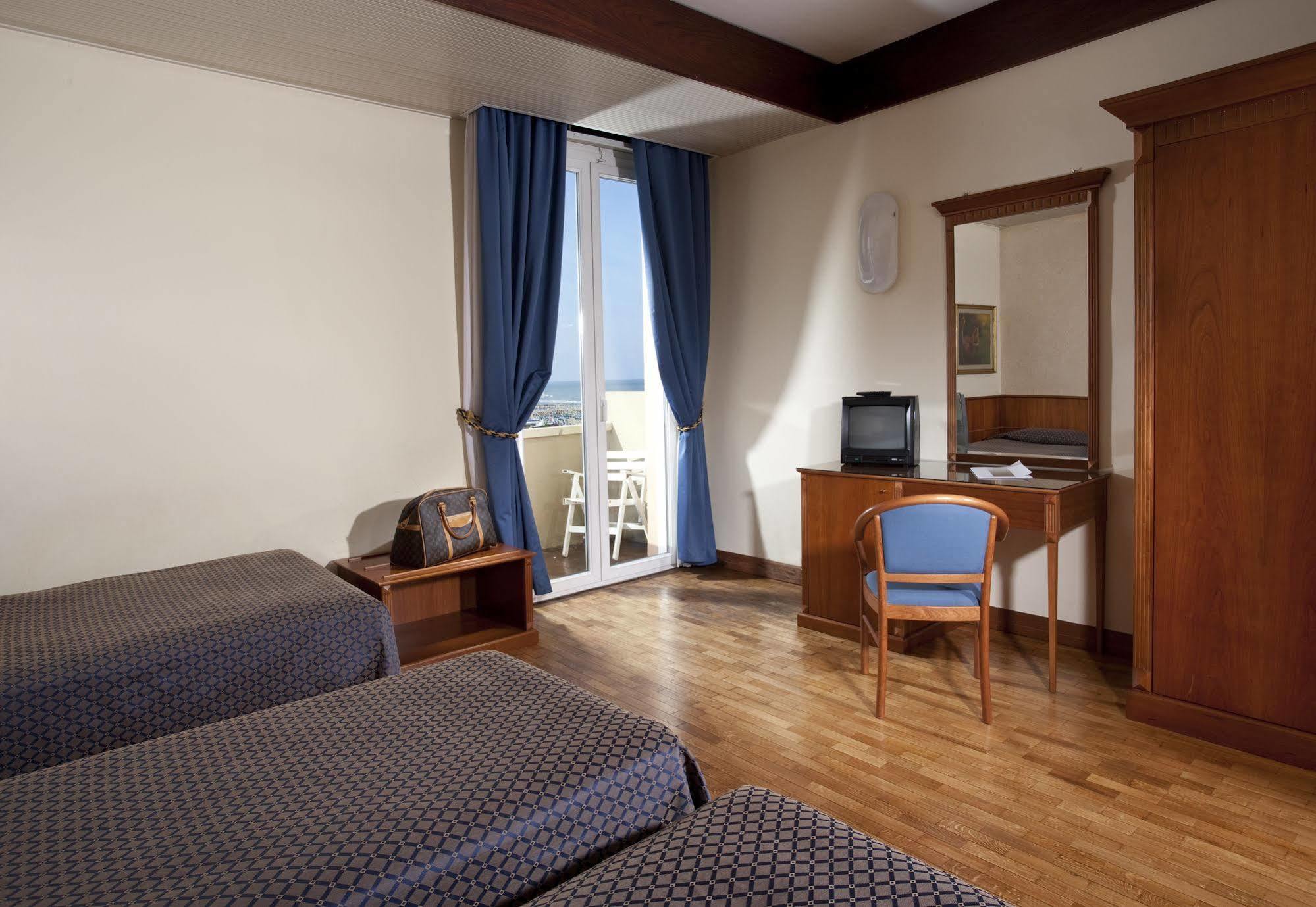 Hotel Bellevue Rimini Esterno foto