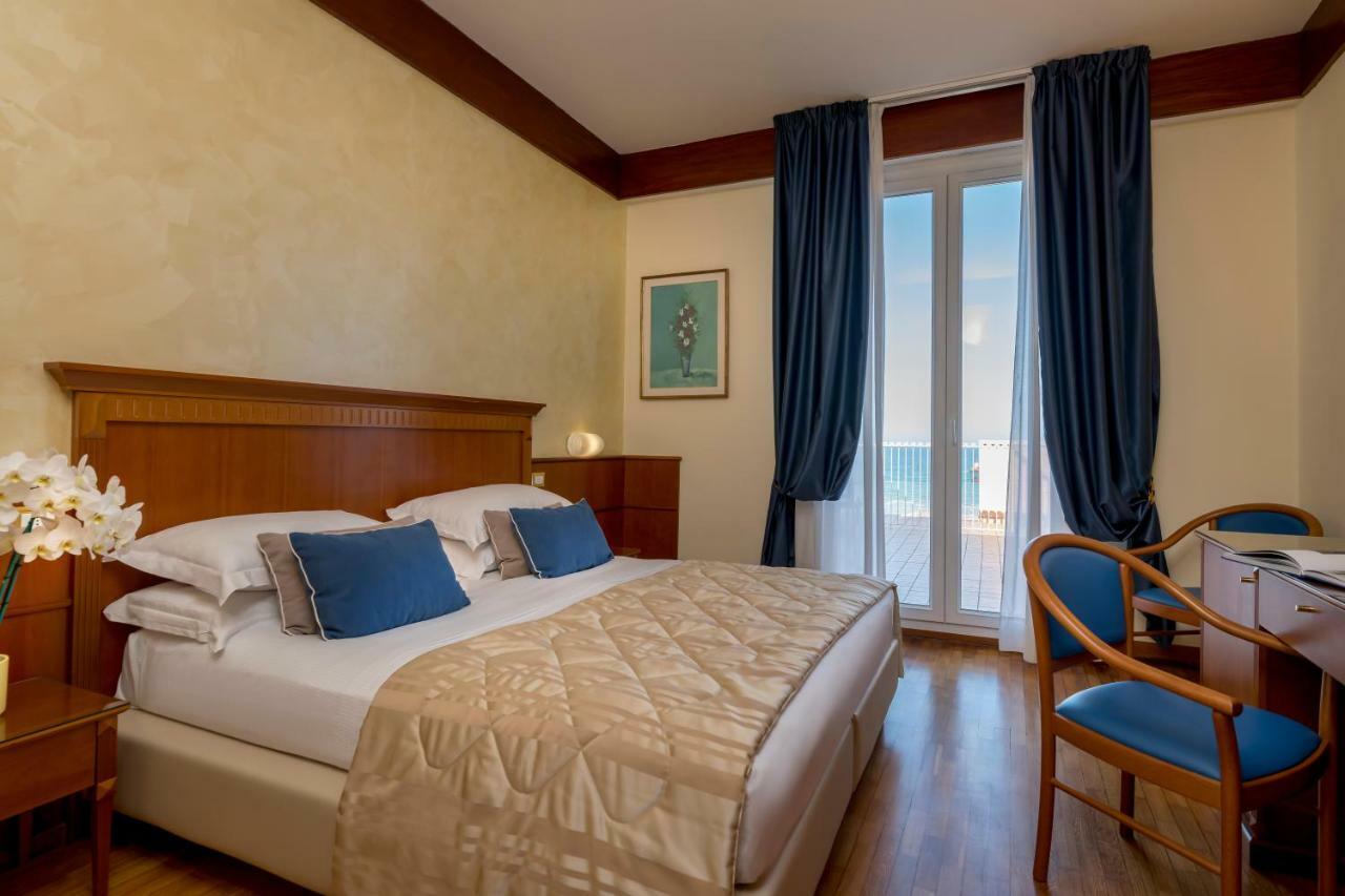 Hotel Bellevue Rimini Esterno foto