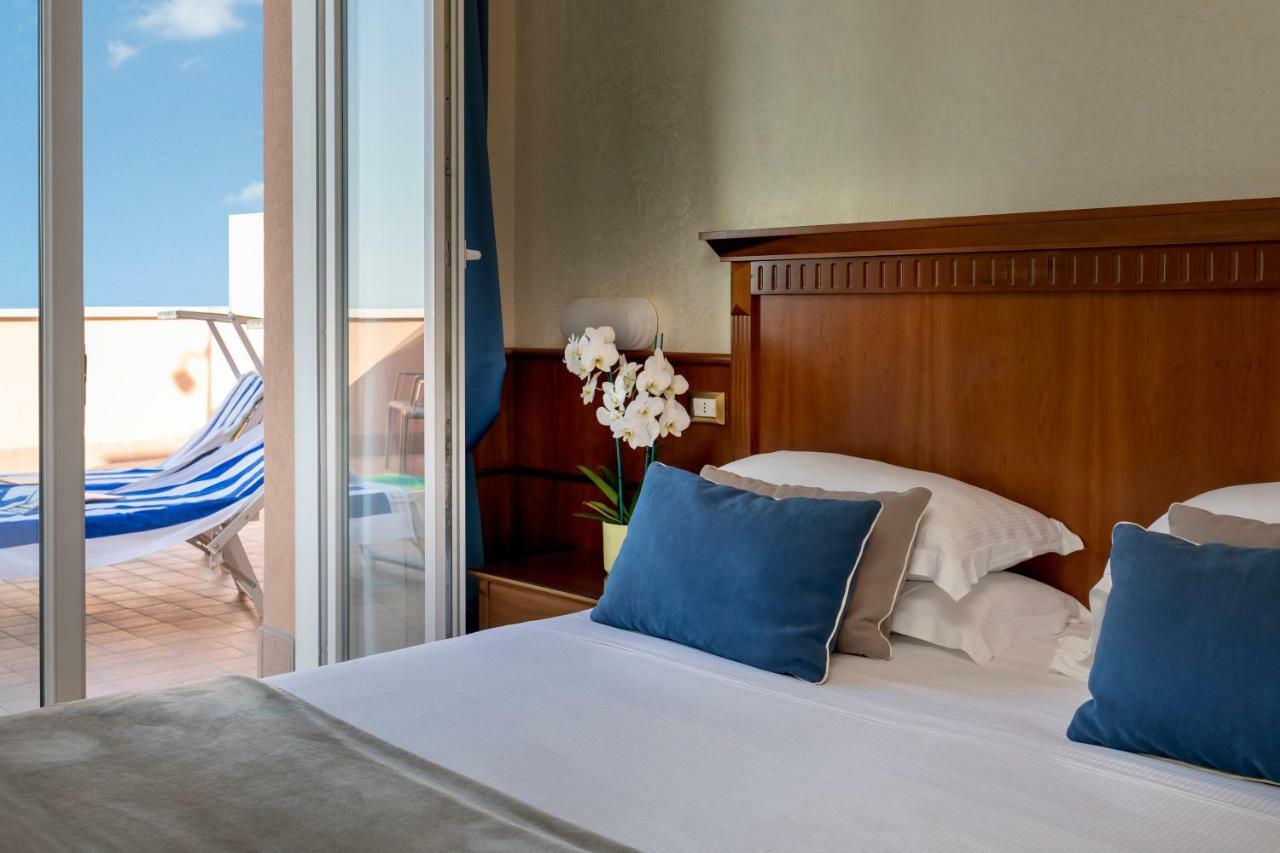 Hotel Bellevue Rimini Esterno foto
